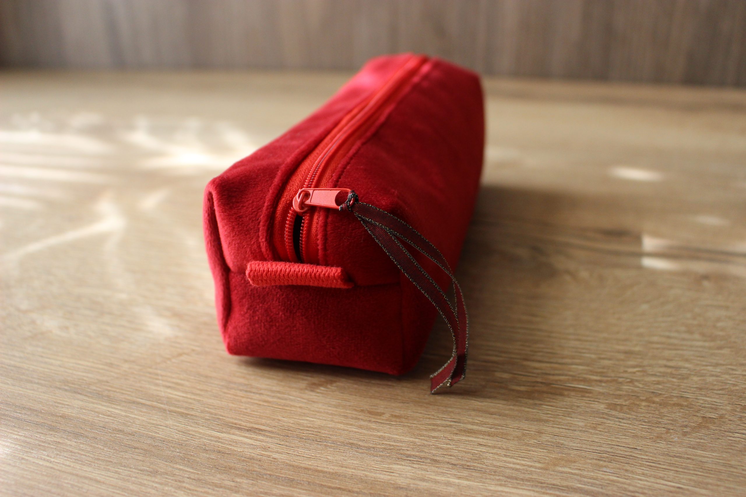 Trousse à crayons rouge - Image 2